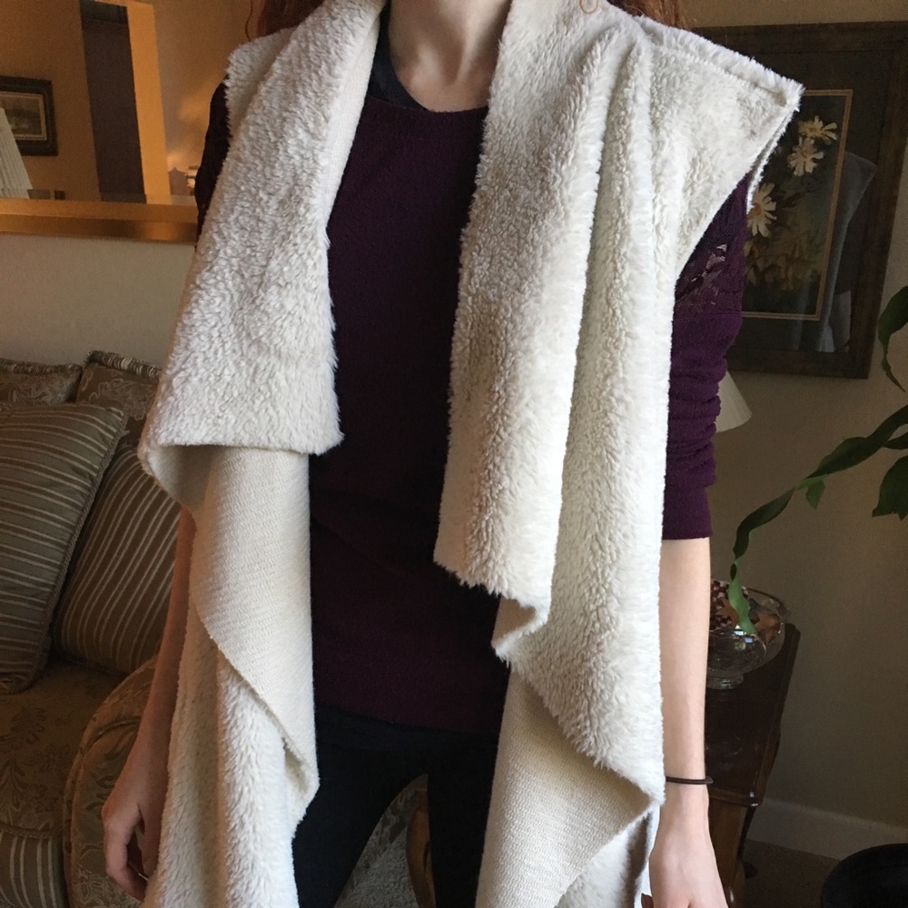 Cupcakes & Cashmere fur vest